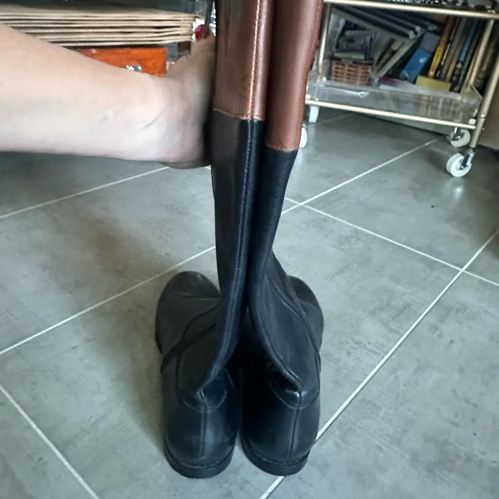 Cole Haan Black & Brown Leather Riding Boots Gold Logo Tall Boots Size 9B
